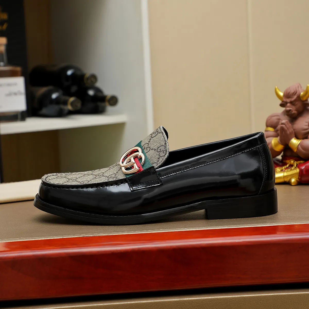 Men's men's shoes💰460💰💰Gucci official website men's business formal leather shoes updated💥Hong Kong counters synchronize new styles💥completely one-to-one replica shipment👍zero gap in counter quality 0⃣️made of imported cowhide on the outside+water-dyed🐂leather lining, color optional! Matching code 38-45